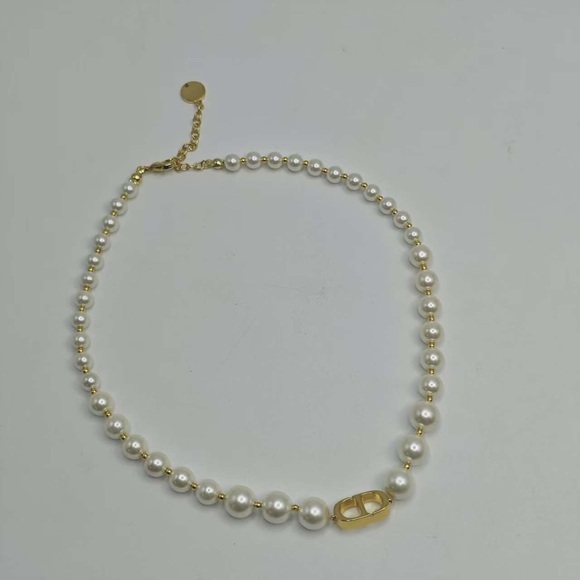 Dior Elegant Gold and White Pearl Necklace - Picture 1 of 5